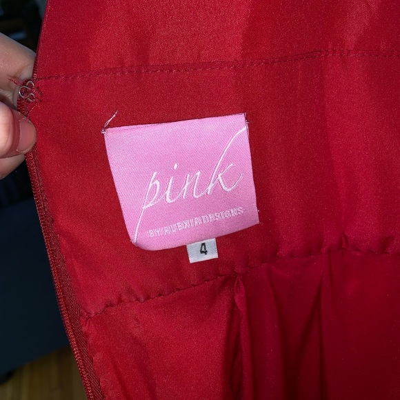 Blush dress- Red v-neck floral prom dress - Picture 2 of 7